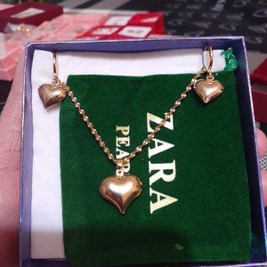 Sets of necklace and earings